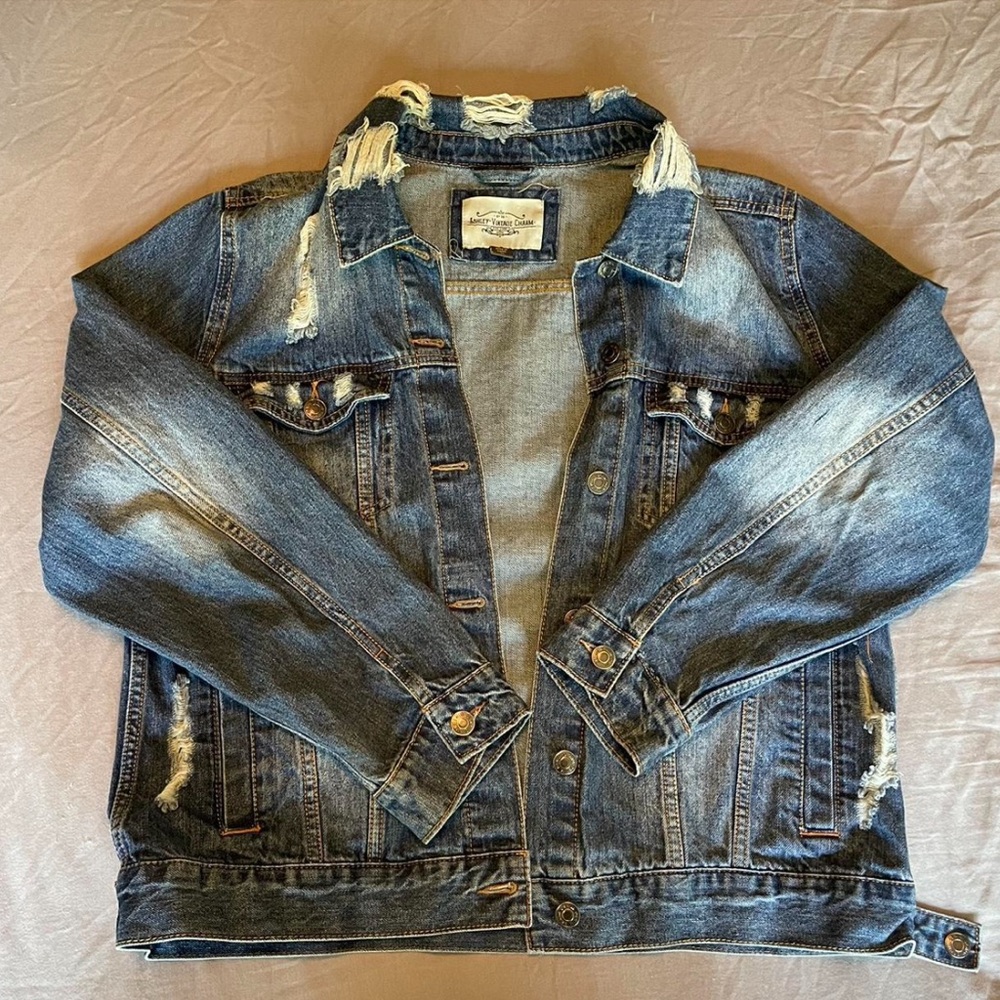 Women’s Distresssed Denim Jacket
